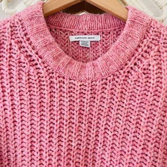 American Eagle Bubblegum Pink Knit - Picture 2 of 4